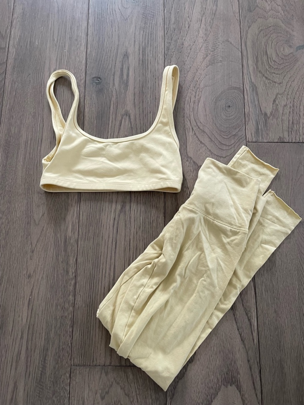 ARITZIA Yellow Cream Sports Bra and Leggings Set